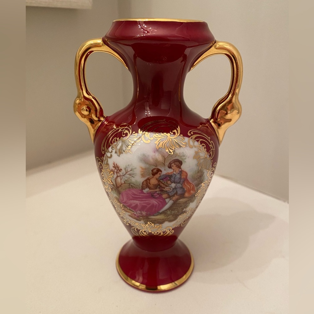 Vintage La Reine Limoges Porcelain Fragonard Vase Made in France